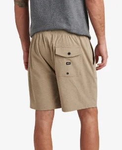 Fields 17” Elastic Waist Walk Short